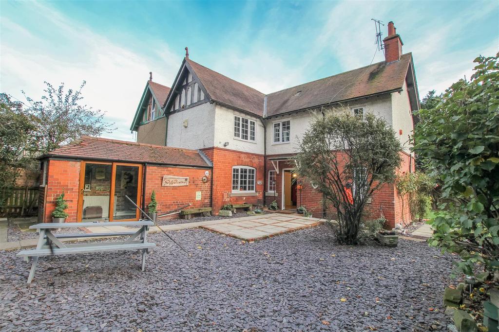 Mcmullen Road, Darlington 3 bed semidetached house £275,000