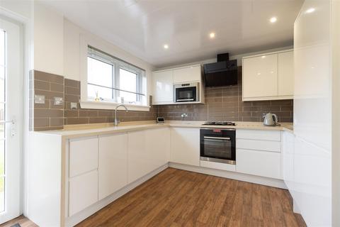 16 Quarryknowe Crescent, Inchture, Perth, PH14 9RH