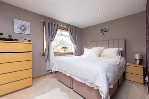 16 Quarryknowe Crescent, Inchture, Perth, PH14 9RH