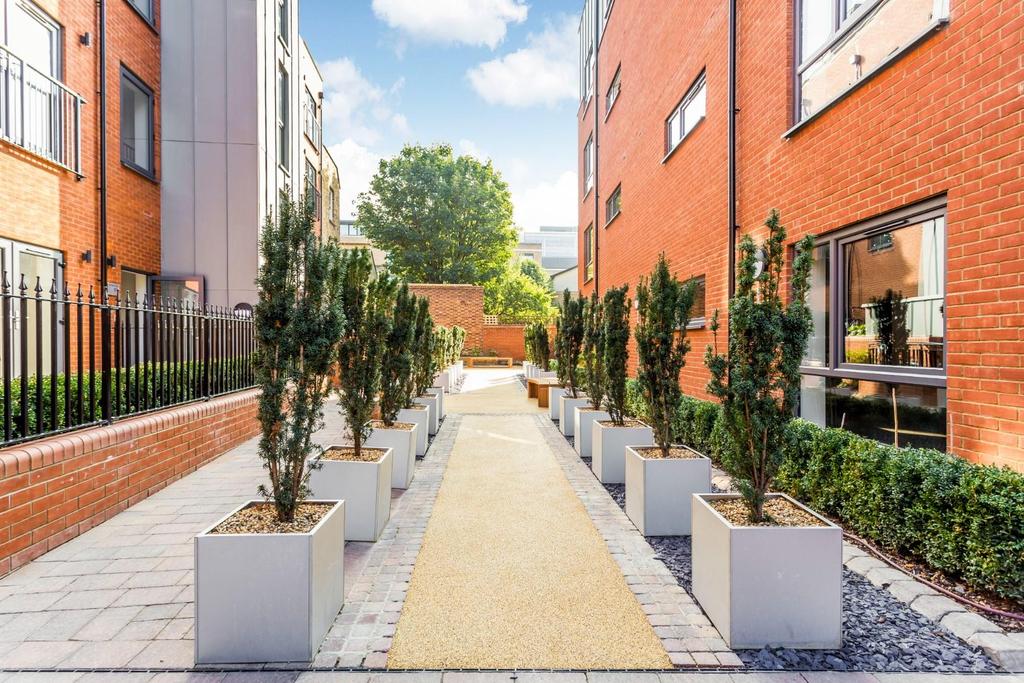 Bentley Place, Bute Gardens, Brook Green, London W6 1 bed flat £2,167