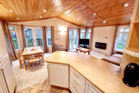 3 bedroom chalet for sale, Willow Bay Country Park, Whitstone