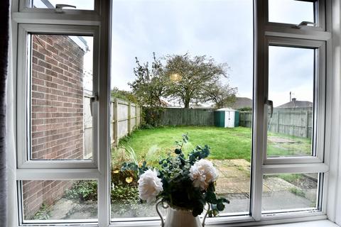 2 bedroom semi-detached bungalow for sale - Downend Road, Newcastle Upon Tyne