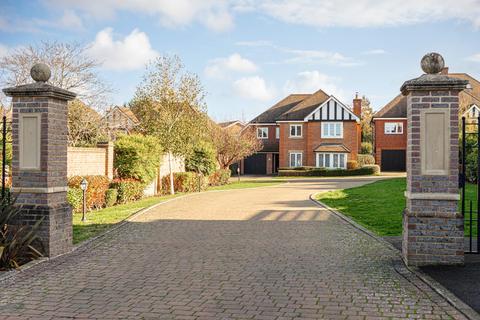 6 Amber Close, Epsom Downs, Epsom, KT17 3BG