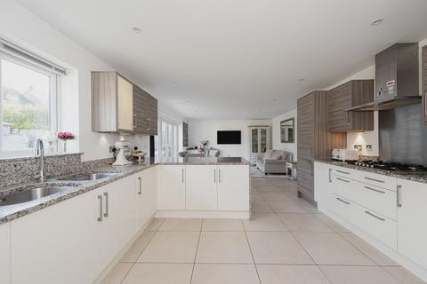 6 Amber Close, Epsom Downs, Epsom, KT17 3BG