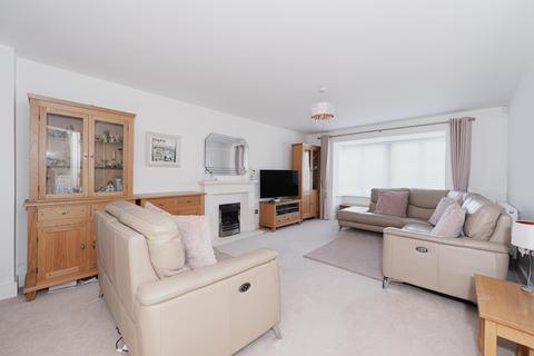 6 Amber Close, Epsom Downs, Epsom, KT17 3BG