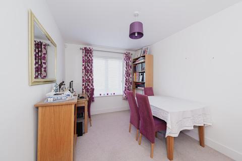 6 Amber Close, Epsom Downs, Epsom, KT17 3BG