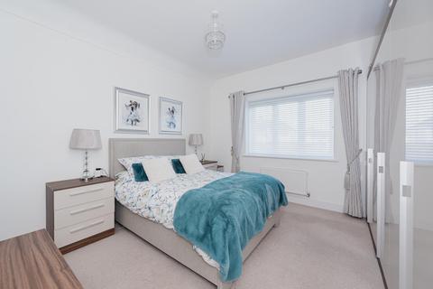 6 Amber Close, Epsom Downs, Epsom, KT17 3BG