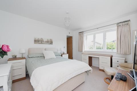 6 Amber Close, Epsom Downs, Epsom, KT17 3BG