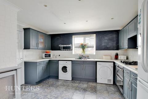 3 Mollis Grove, Oldham, OL1 4TN