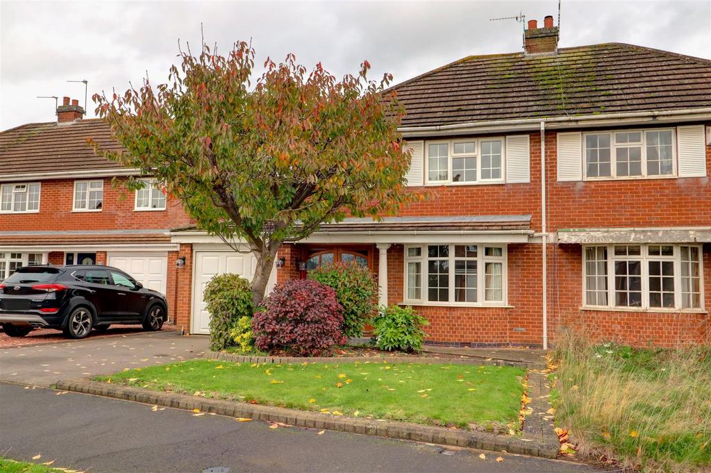 Woodcote Avenue, St Nicolas Park, Nuneaton 4 bed semidetached house for sale £300,000