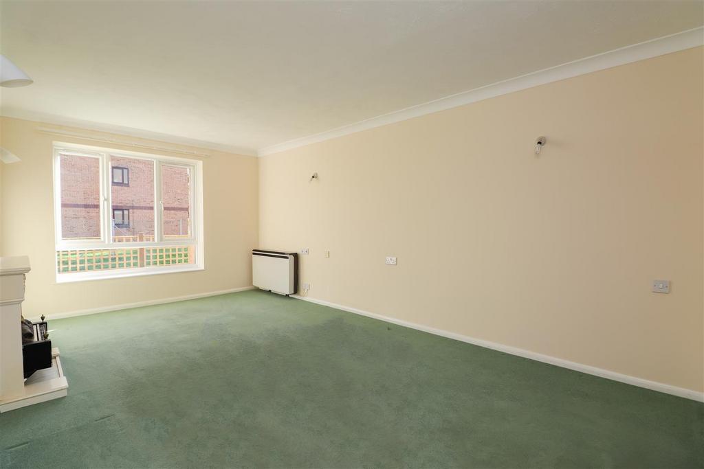 Chesterton Court, Horsham 1 bed retirement property £85,000