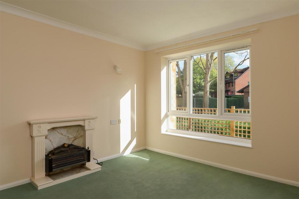Chesterton Court, Horsham 1 bed retirement property £85,000
