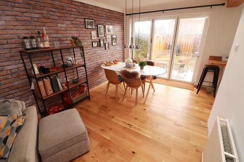 98 Littledean, Yate, Bristol, BS37 8UH