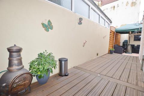 17 Jephson Road, London, E7 8NA