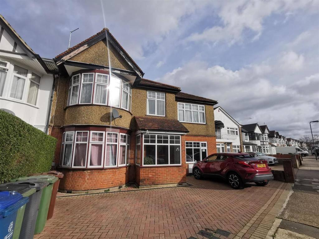 Kenton,Middlesex,HA3 3UB 1 bed £995 pcm (£230 pw)