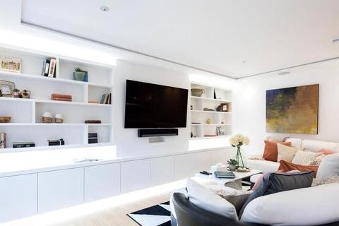 21a Brick Street, London, W1J 7DL