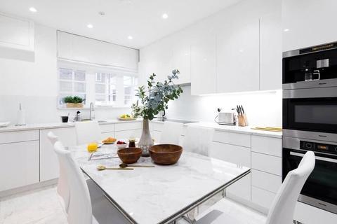 21a Brick Street, London, W1J 7DL