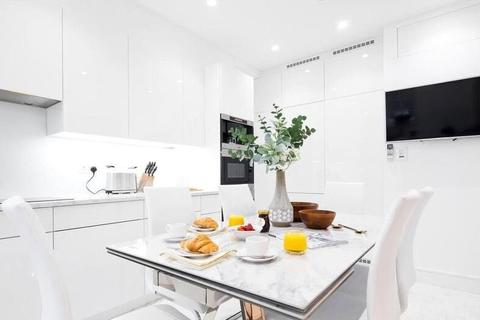 21a Brick Street, London, W1J 7DL