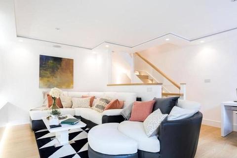 21a Brick Street, London, W1J 7DL