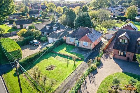 3 bedroom bungalow for sale - Sherfield Road, Bramley, Tadley, Hampshire, RG26