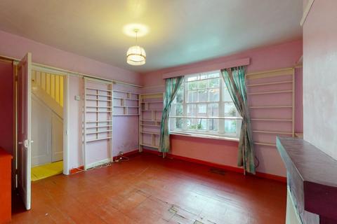 39 Prestbury Square, London, SE9 4LZ