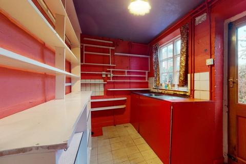 39 Prestbury Square, London, SE9 4LZ