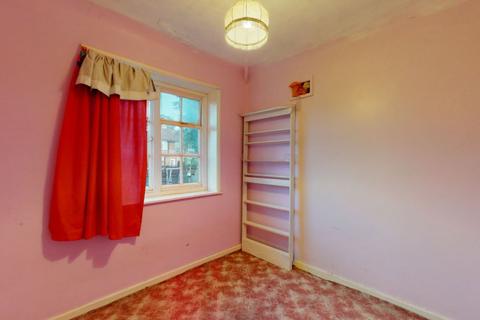 39 Prestbury Square, London, SE9 4LZ