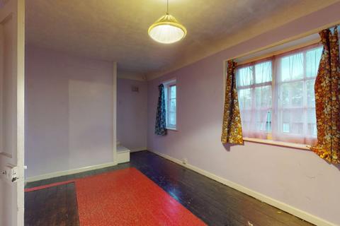 39 Prestbury Square, London, SE9 4LZ