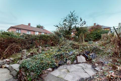 39 Prestbury Square, London, SE9 4LZ