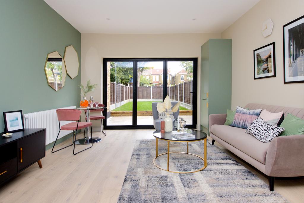 Selborne Road, Southgate, N14 1 bed flat for sale £460,000