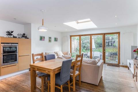 10 Falconer Road, Bushey, WD23 3AD