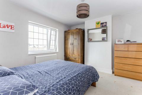 10 Falconer Road, Bushey, WD23 3AD
