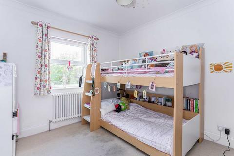 10 Falconer Road, Bushey, WD23 3AD