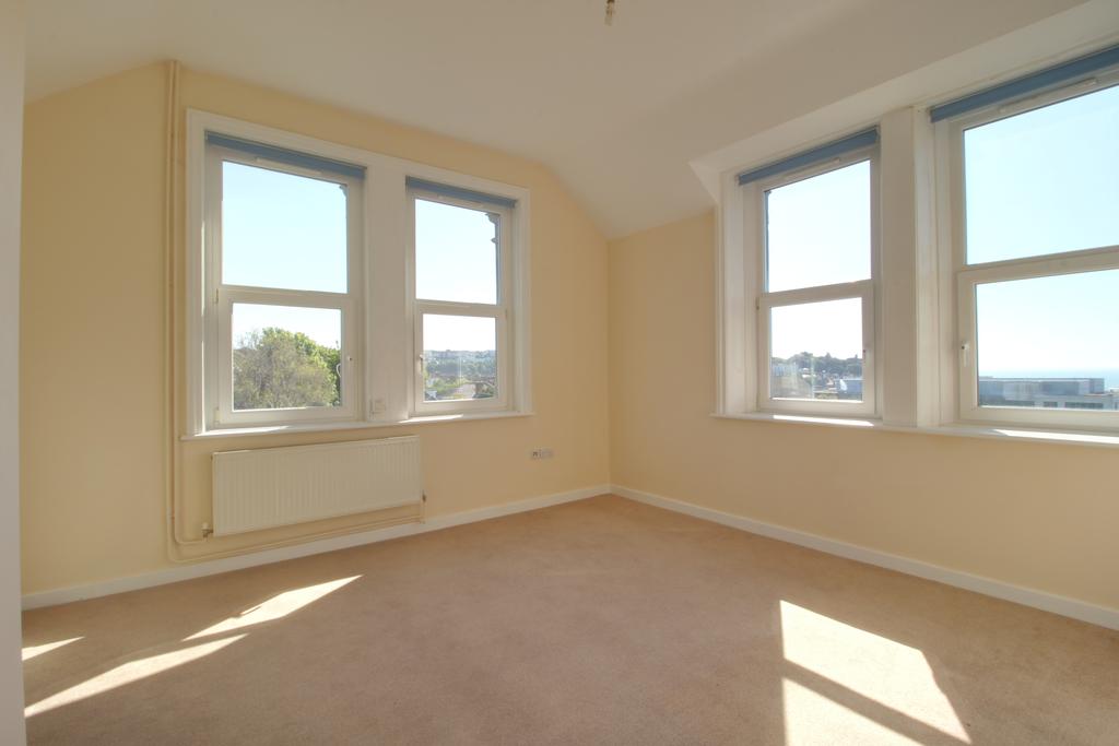 Wykeham Road, Hastings TN34 1 bed flat £700 pcm (£162 pw)