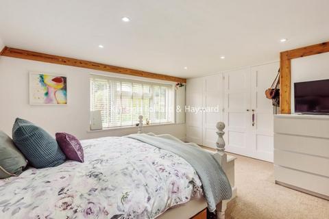 4 bedroom semi-detached house for sale, Sandpits Road, Croydon