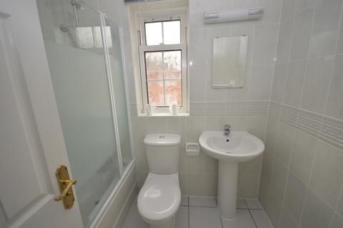 3 bedroom end of terrace house to rent, Atkinson Close, Barton on Sea, New Milton, Hampshire, BH25