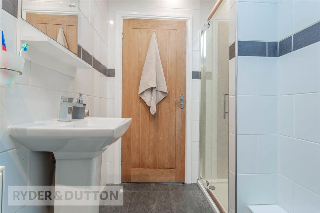 En-Suite Shower: