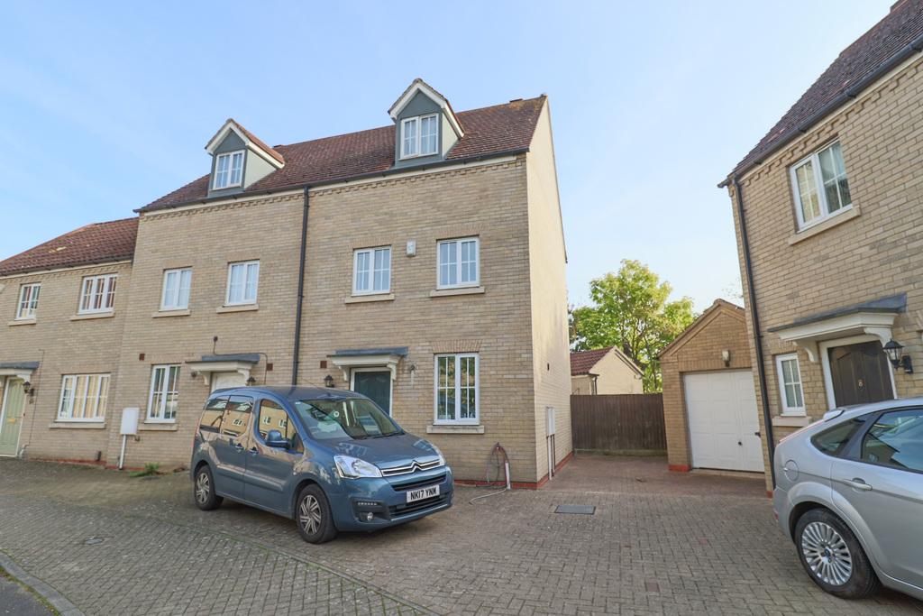 Myrtle Drive, Burwell, Cambridge 3 bed end of terrace house £1,350