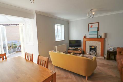 3 bedroom end of terrace house to rent, Myrtle Drive, Burwell, Cambridge