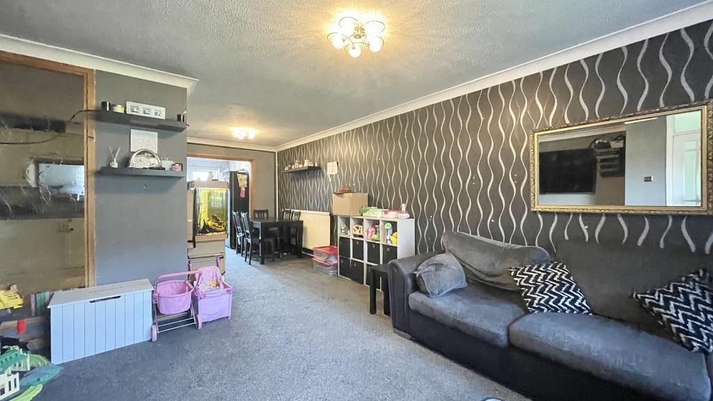 Guntons Close, Soham 3 bed terraced house £235,000