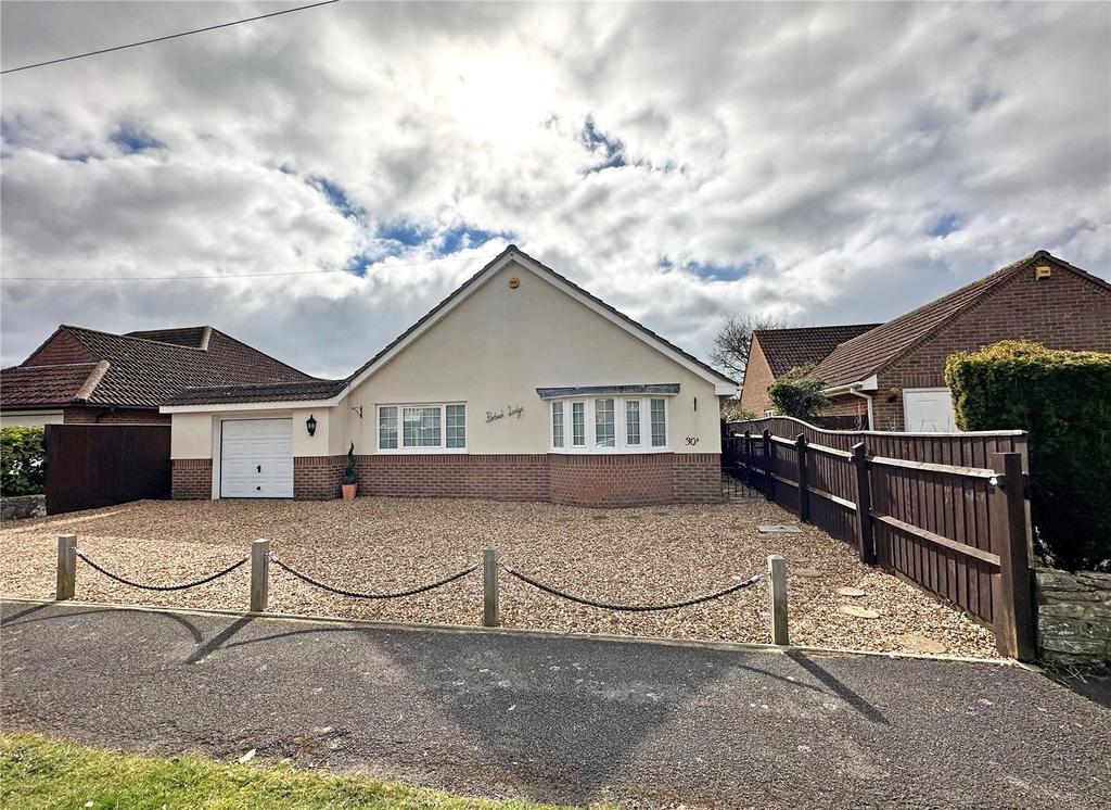 Highlands Road, Barton on Sea, New... 4 bed bungalow £799,950