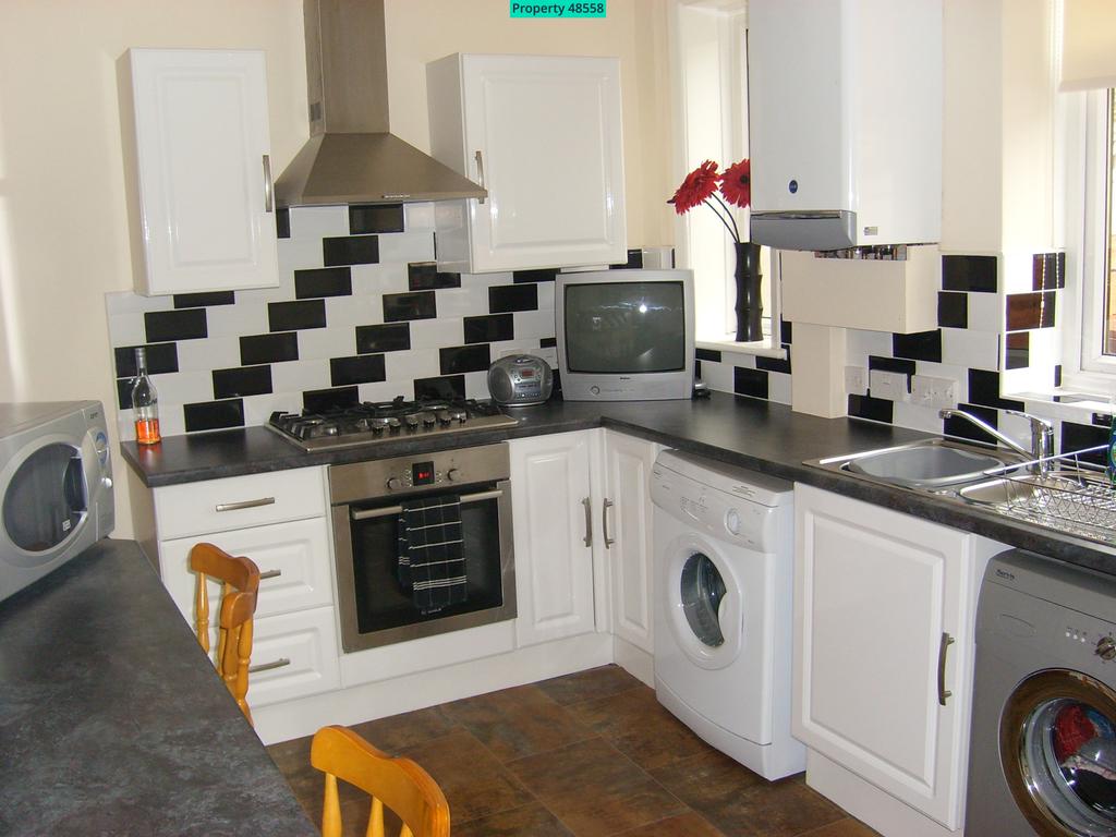 Kitchen 1