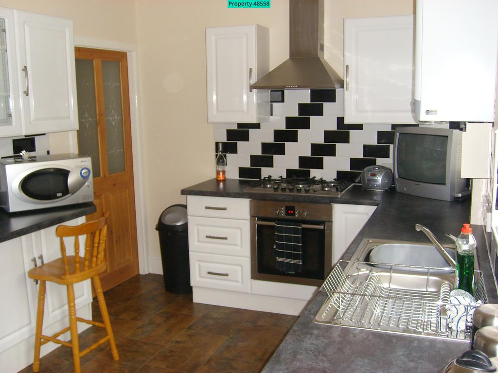 Kitchen 2