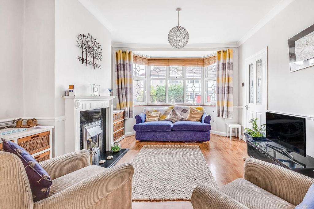 Tennyson Avenue, New Malden 3 bed terraced house £575,000