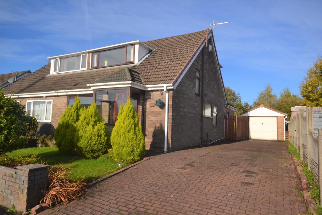 Martland Crescent, Beech Hill, Wigan, WN6 3 bed semidetached house for