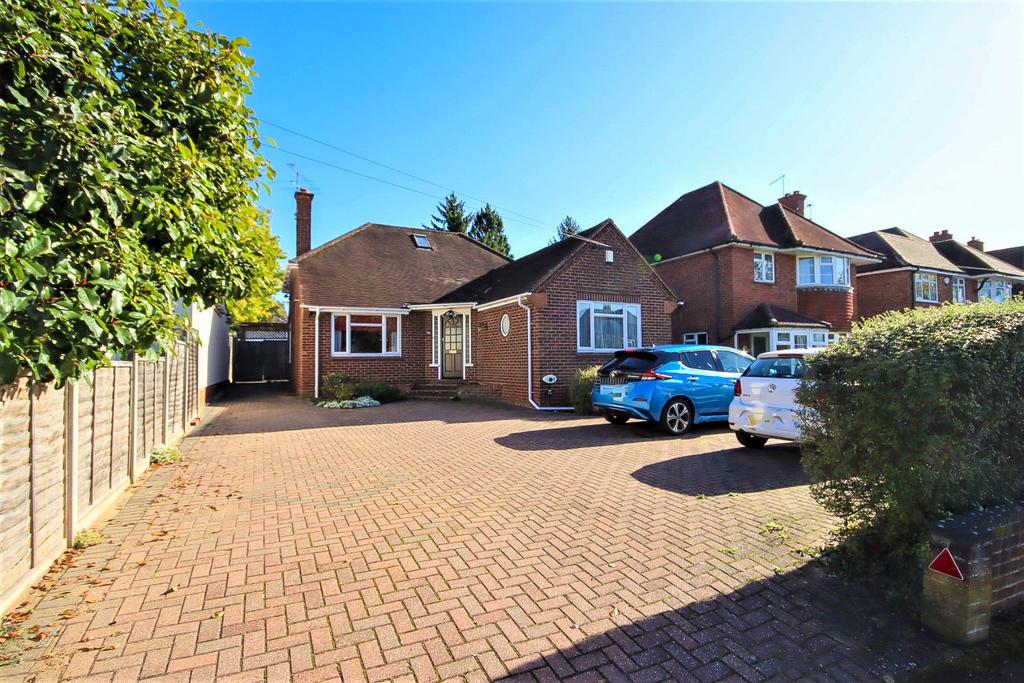 Birdwood Road, Maidenhead 4 bed detached bungalow £725,000