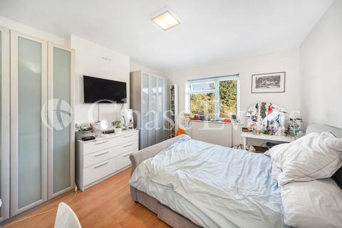 35 Begbie Road, London, SE3 8BY