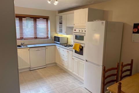 4 bedroom detached house to rent, Newark Close, Norwich, NR7 0YJ