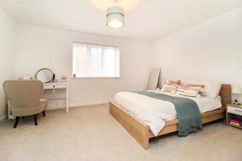 6 Teal Walk, Biddenham, Bedford, MK40 4UD