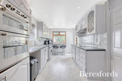 28 Front Lane, Upminster, RM14 3YD